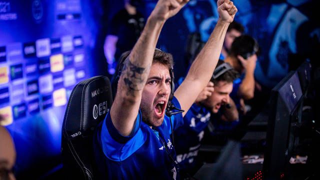 MOVISTAR RIDERS HACE HISTORIA Movistar Riders