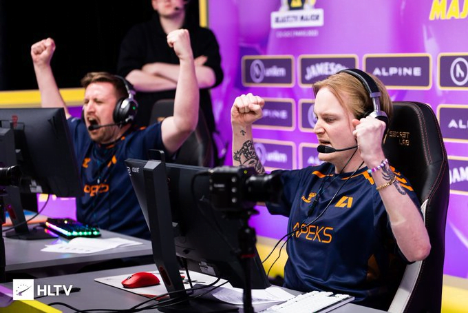 APEKS CLASIFICA PARA LAS SEMI FINALES DEL MAJOR 2023 APEKS